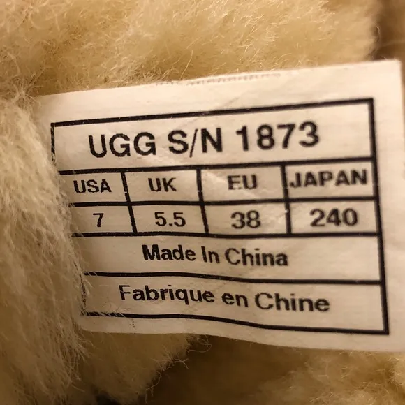 UGG Bailey Button Triplet Sheepskin Winter Boots 7