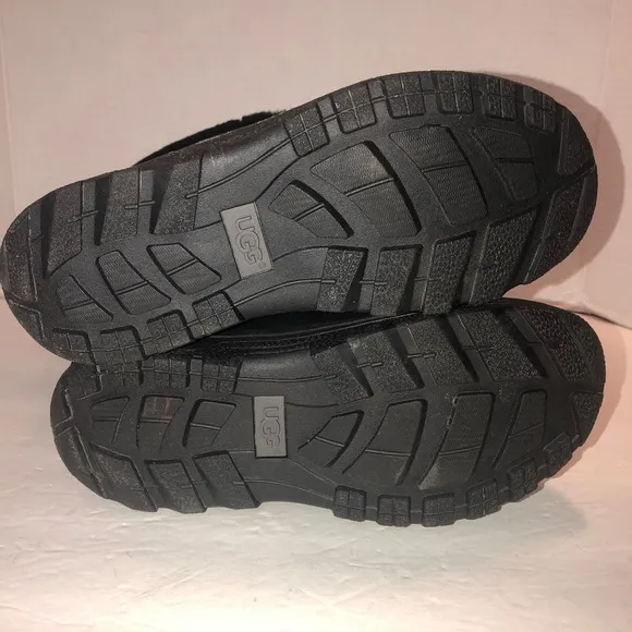 UGG Black Big Kids Butte II Winter Snow Boots Shoes sz 3