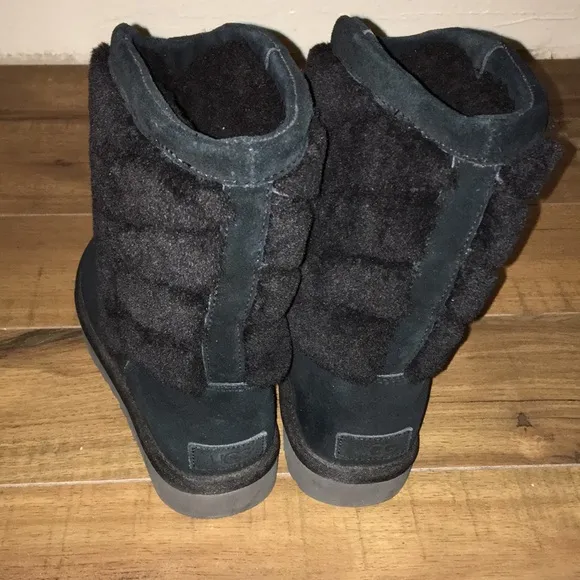 UGG™ Black fur Tania Boots 1012391