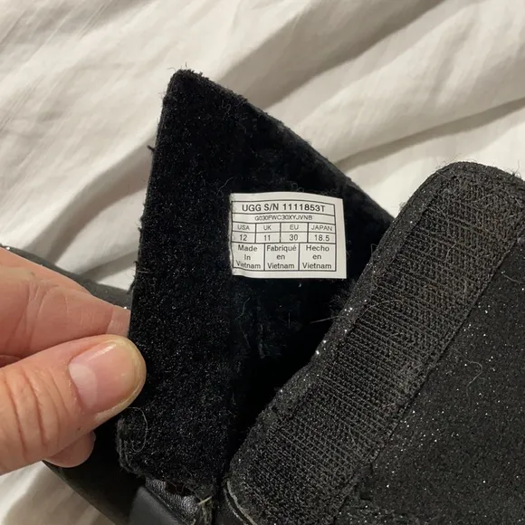 Ugg black shimmer 12 Velcro closure euc good rubber soles