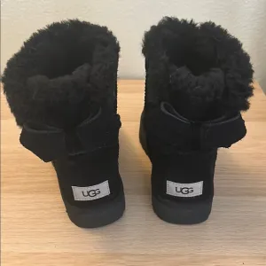 UGG Black Winter Boots / Never Used
