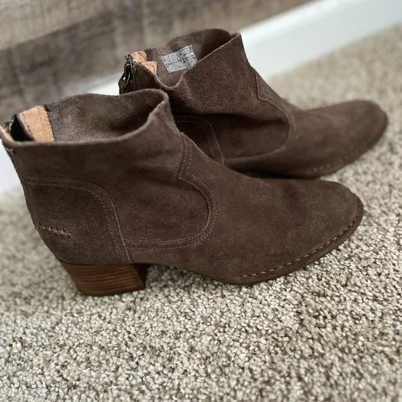 UGG‎ bootie Chelsea leather suede boots women size 8 brown