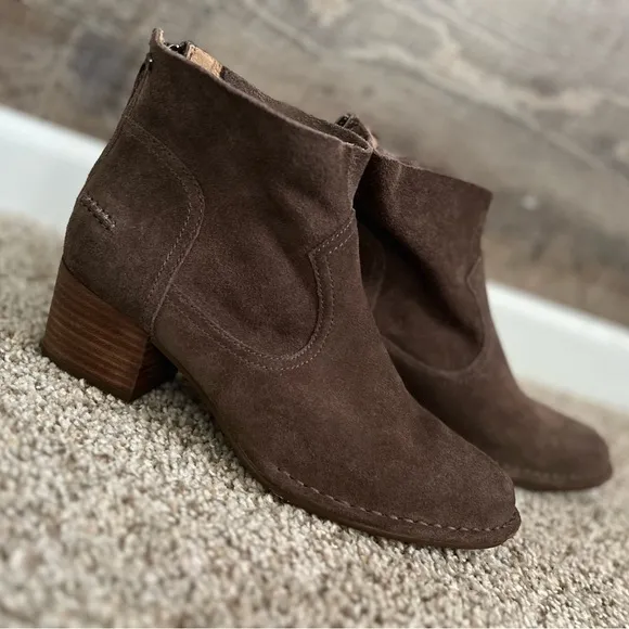 UGG‎ bootie Chelsea leather suede boots women size 8 brown