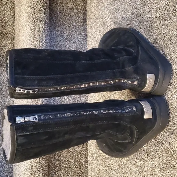 Ugg Boots F3009H size 7 women tall side zipper genuine sheepskin  leather