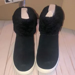 Ugg boots Mika Classic sneakers women’s black size 6 sheep skin