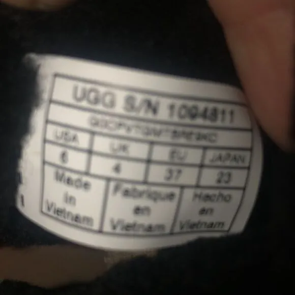 Ugg boots Mika Classic sneakers women’s black size 6 sheep skin