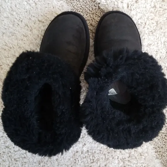 UGG boots size 6 girls 7.5 8 womens