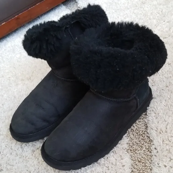 UGG boots size 6 girls 7.5 8 womens