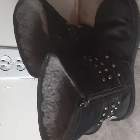 UGG Boots  size  9 women