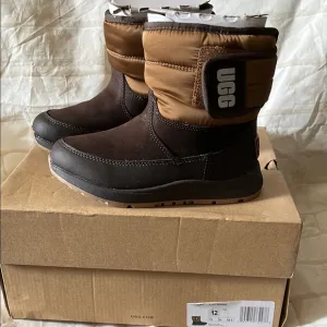 UGG Brown and Black Winter Boots size 12 K TOTY weather