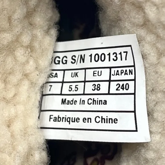 UGG Carnegie boots 7 wedge wood leather sherpa sheepskin women black