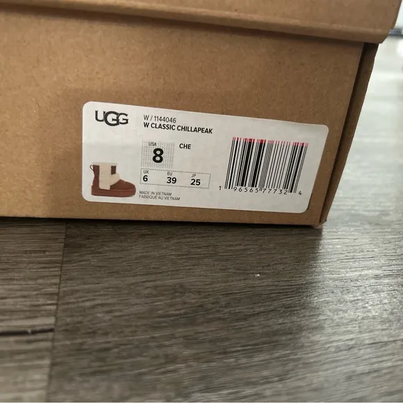 Ugg Chillapeak boots
