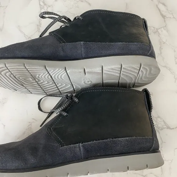 UGG Chukka Boots Men Sz 10 Grey Ombre Waterproof Suede Nubuck