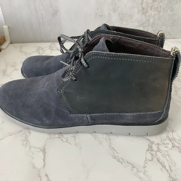 UGG Chukka Boots Men Sz 10 Grey Ombre Waterproof Suede Nubuck
