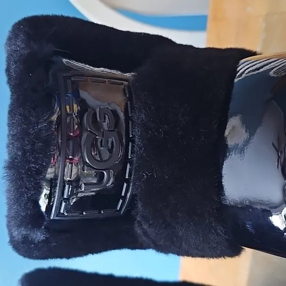 UGG Classic Chillapeak Shine Boots