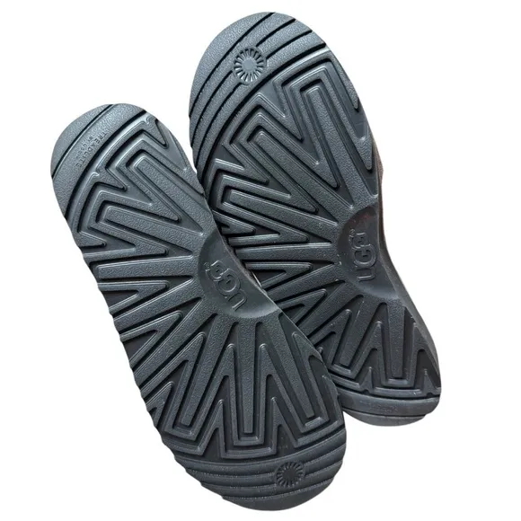 UGG Classic Knot Boots | Women Size 7