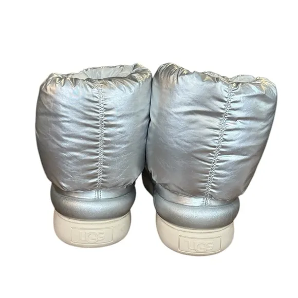 UGG Classic Maxi Mini Metallic Women’s Size 8 Winter Boots