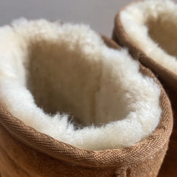 UGG Classic Tall Shearling Boots Chestnut Leather Suede Tall Girls Boots Size 4