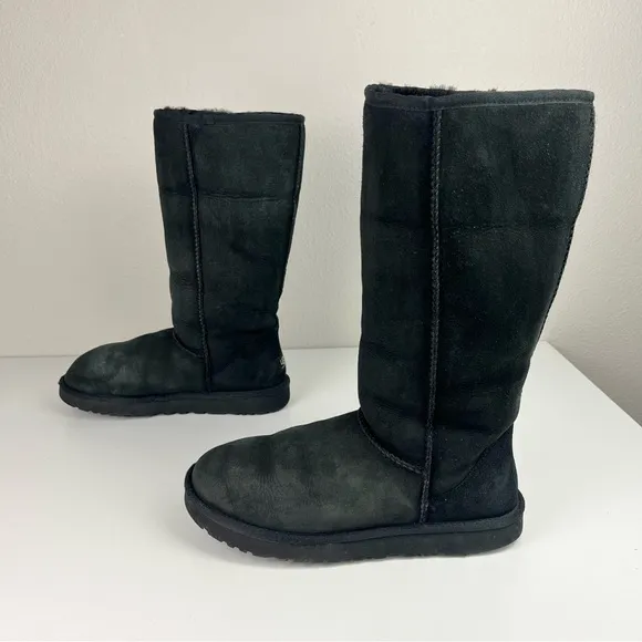 UGG Classic Tall Sheepskin Lined Boots Black Sz 10 Cozy Cold Weather Cabincore