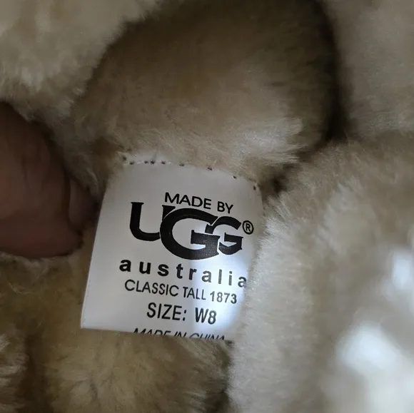 UGG Classic Tall Side Buttons Fur Boots Size 8 Like New!