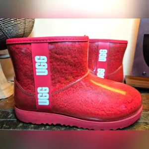 UGG CLEAR MINI LAVA FLOW‎ ANKLE BOOTS - SIZE 6
