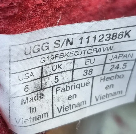 UGG CLEAR MINI LAVA FLOW‎ ANKLE BOOTS - SIZE 6