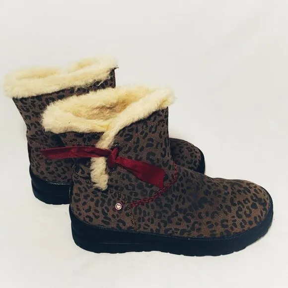 UGG I Heart Knotty Women Boots Size 5