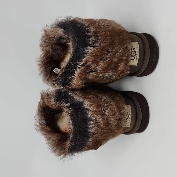 UGG Kids Ellee 1007198K Brown Boots Size 2
