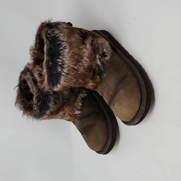 UGG Kids Ellee 1007198K Brown Boots Size 2