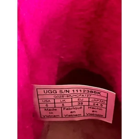 UGG kid's pink Classic short Clear Mini boots size 6/ EUR 38