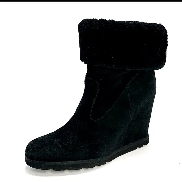 UGG Kyra Shearling Women’s Black Suede Wedge Boots Size 9.5