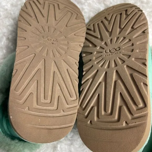 UGG leather suede mint green short boots side button fur lining  big girl SZ4