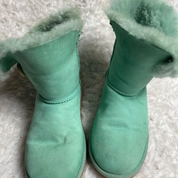 UGG leather suede mint green short boots side button fur lining  big girl SZ4