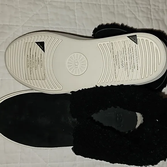 UGG Lynus sneaker boots black 100 suede outer sheep shearling lining sz 5