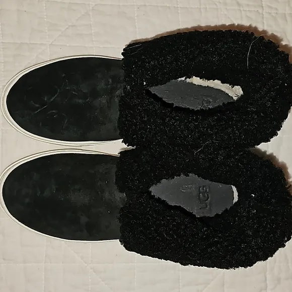 UGG Lynus sneaker boots black 100 suede outer sheep shearling lining sz 5
