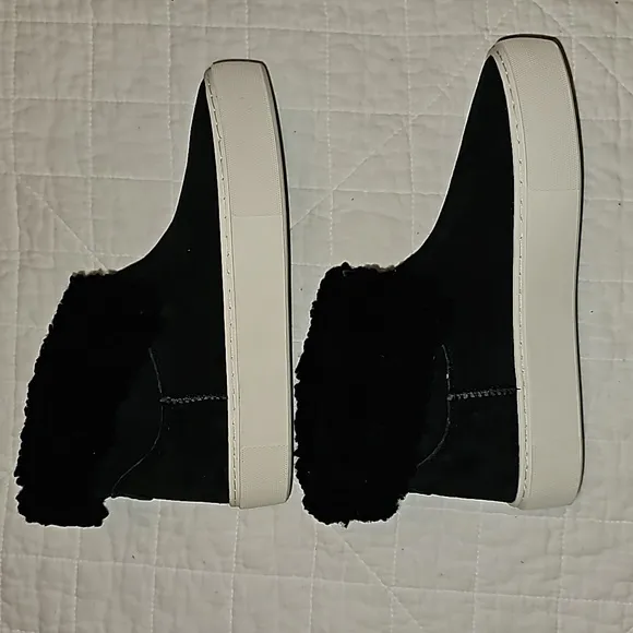 UGG Lynus sneaker boots black 100 suede outer sheep shearling lining sz 5