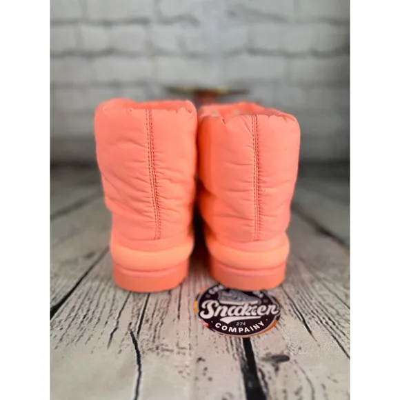 UGG Maxi Short Boots Girls Size 1Y Unisex Kids Pink Classic Winter Insulated