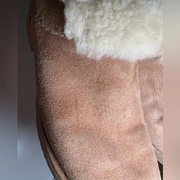 UGG Mckay Chestnut Suede Sheepskin Ankle Boots Booties Size US 8.5 Women