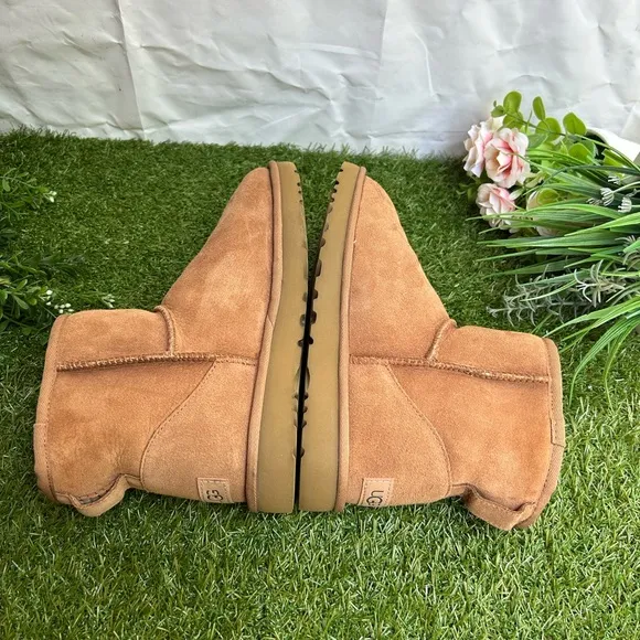 UGG mini Classic II chestnut winter boots 8 gently used