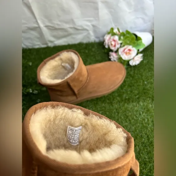 UGG mini Classic II chestnut winter boots 8 gently used