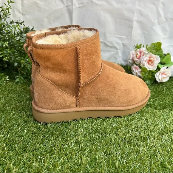 UGG mini Classic II chestnut winter boots 8 gently used