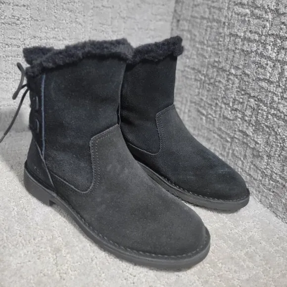 UGG Naiyah Women's Size 7 US Black Suede Bow Ankle Winter Bootie Boots 1138236