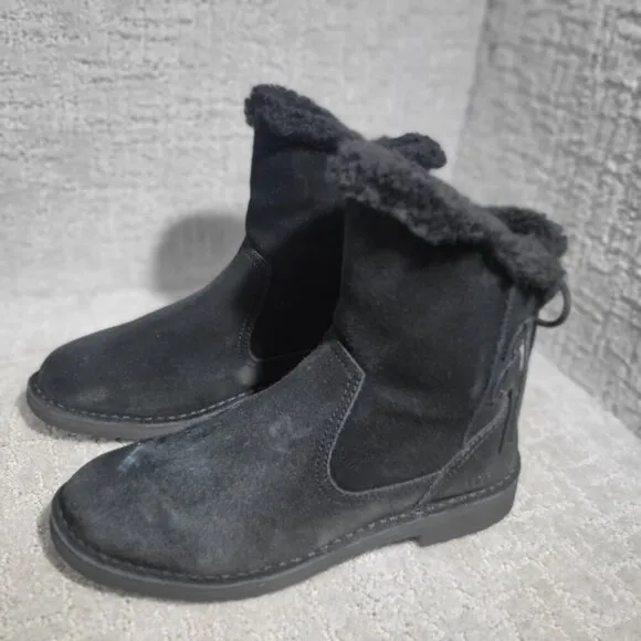 UGG Naiyah Women's Size 7 US Black Suede Bow Ankle Winter Bootie Boots 1138236