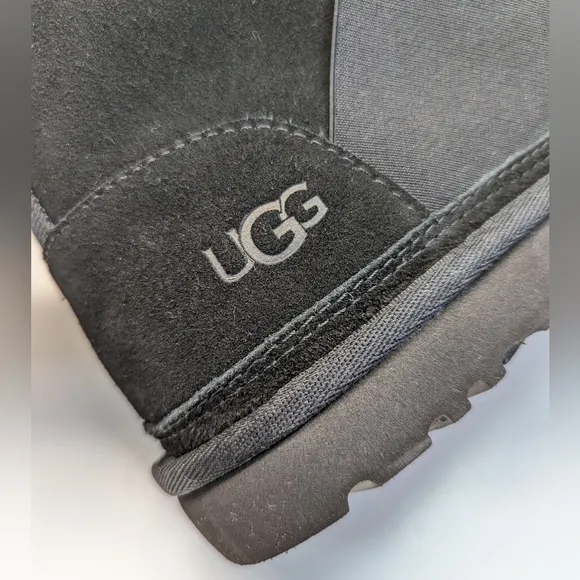 UGG Neumel II Graphic Spell Out Black Logo Ankle Chukka Suede Boots size Men 11