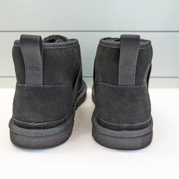 UGG Neumel II Graphic Spell Out Black Logo Ankle Chukka Suede Boots size Men 11