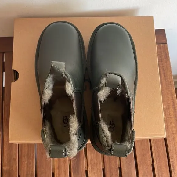 UGG Neumel Platform Chelsea Boots Forest Night USA Women Size 9/UK 7/EU 40