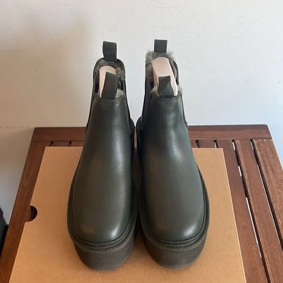 UGG Neumel Platform Chelsea Boots Forest Night USA Women Size 9/UK 7/EU 40