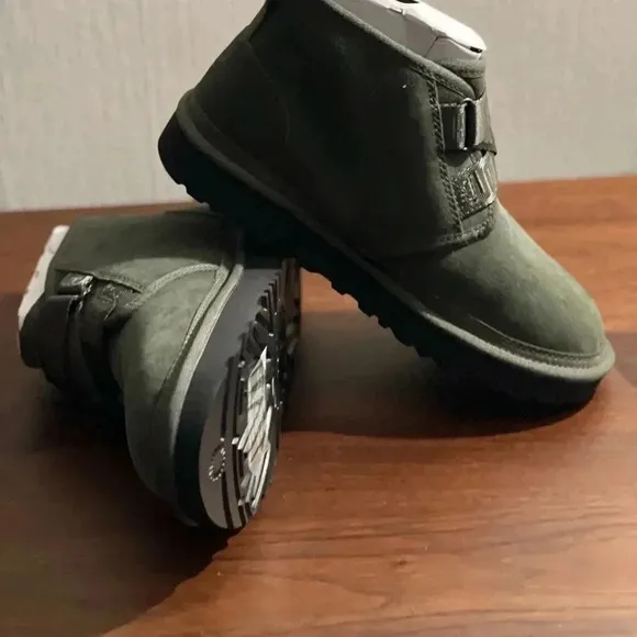 UGG Neumel QuickClick Chukka Boots - Suede (For Men size 6 Women size 7)