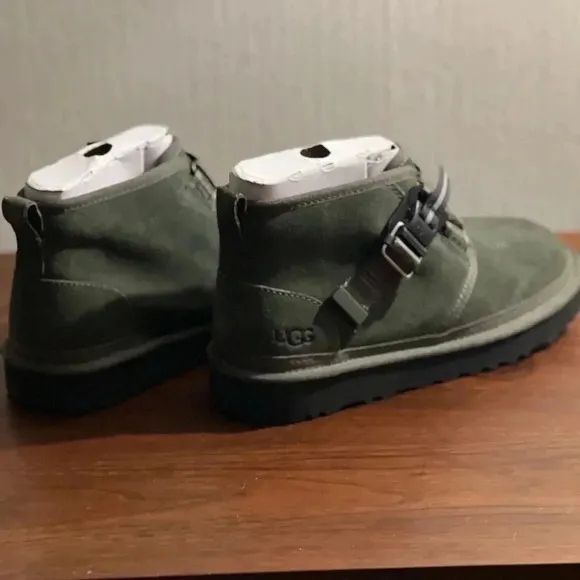 UGG Neumel QuickClick Chukka Boots - Suede (For Men size 6 Women size 7)