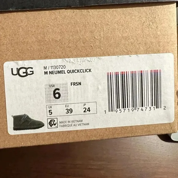 UGG Neumel QuickClick Chukka Boots - Suede (For Men size 6 Women size 7)